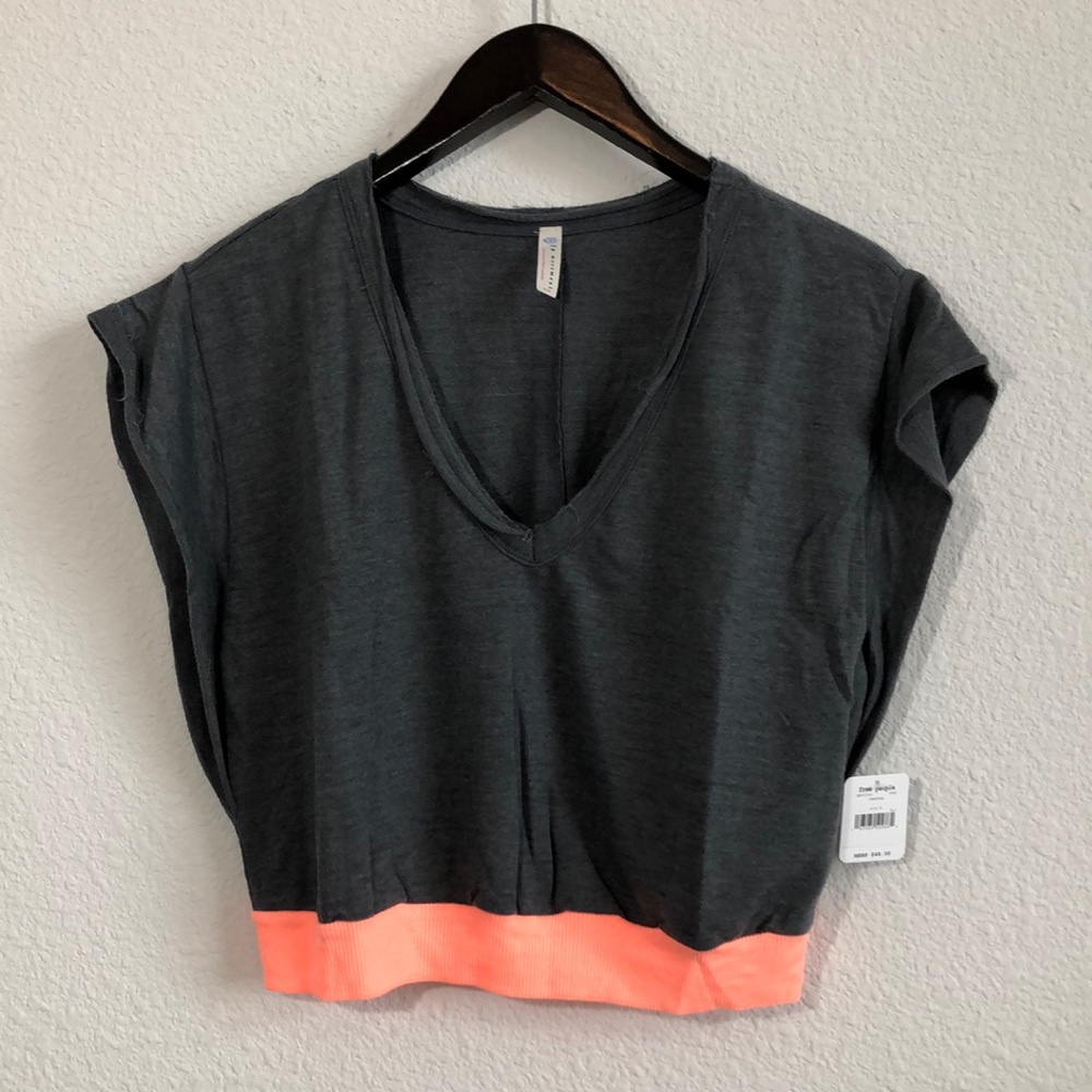 NEW! FP MOVEMENT happy camper tee - Picture 4 of 8